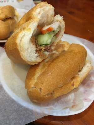 Bánh Mì Bảo Quyên