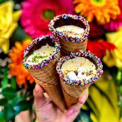 Kem Nóng Creampi In A Cone