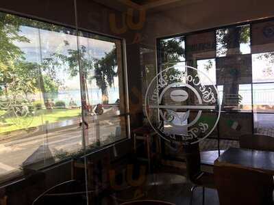 The Coffee Bean & Tea Leaf