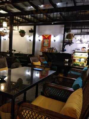 Three Seasons Restaurant