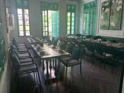 Three Seasons Restaurant