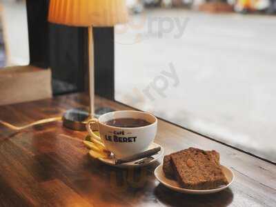 Le Beret Cafe