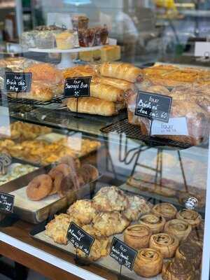 Fours Bakery