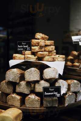 Fours Bakery