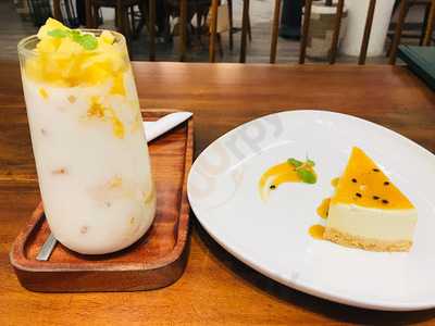 Oromia Coffee & Lounge - Tay Ho