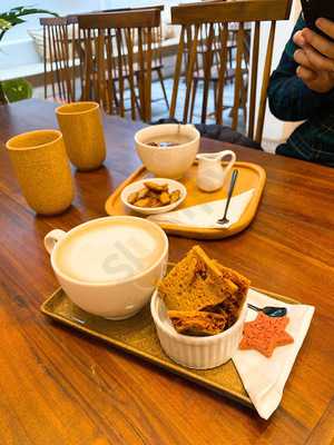 Oromia Coffee & Lounge - Tay Ho