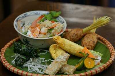 Đông Kinh Restaurant