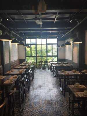 Kampong Chicken House - Đào Tấn