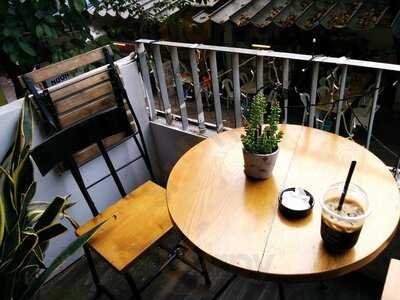 Quán Aroi Dessert Cafe