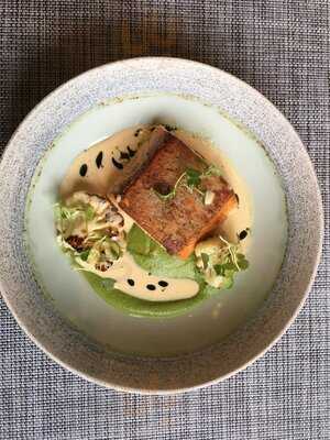 Tanh Tách - Seafood Society