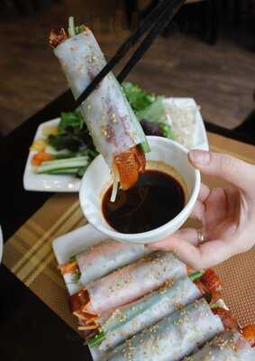 Nhà Hàng Bếp Quảng