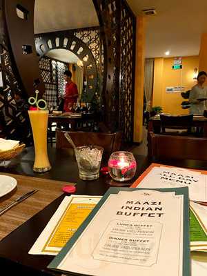 Nhà Hàng Lion's Hut