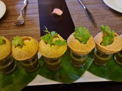 Nhà Hàng Lion's Hut