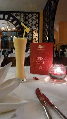 Nhà Hàng Lion's Hut