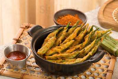 Nhà Hàng Lion's Hut