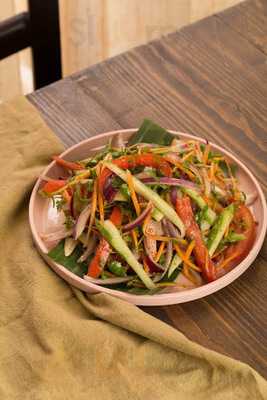 Nhà Hàng Lion's Hut