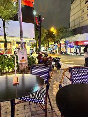 Lamenda Saigon Cafe & Restaurant