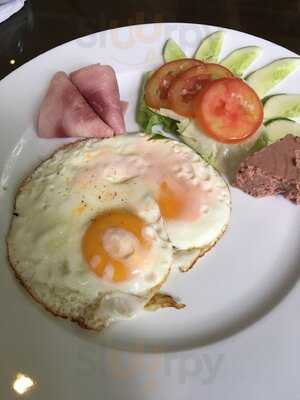 D'anver Coffee & Lounge