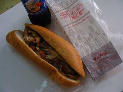 Tiệm Bánh Mì Hà Nội