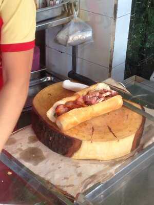 Tiệm Bánh Mì Hà Nội