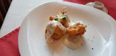 Nhà Hàng Ming Court