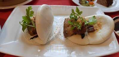 Nhà Hàng Ming Court