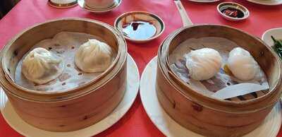 Nhà Hàng Ming Court