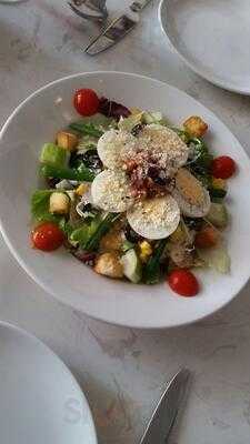 Ampm Restaurant & Cafe