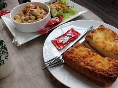 Quán Cafe Starbucks - President Place