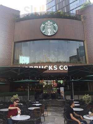 Quán Cafe Starbucks - President Place