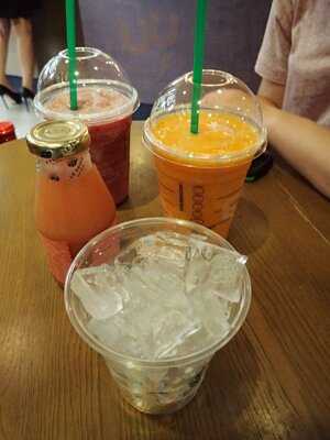 Quán Cà Phê Starbucks