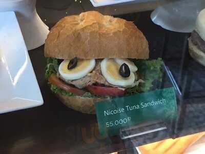 Quán Cà Phê Starbucks