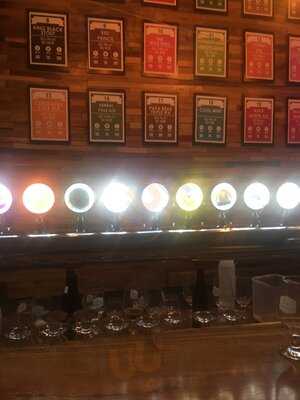 Nhà Hàng Bia Thủ Công C-brewmaster