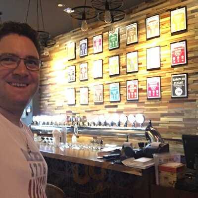 Nhà Hàng Bia Thủ Công C-brewmaster