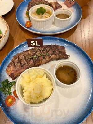Downtown Steakhouse - Nguyen Hue