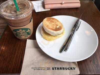 Quán Cà Phê Starbucks - Pearl Plaza