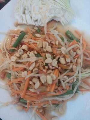 Nhà Hàng Con Voi Vàng