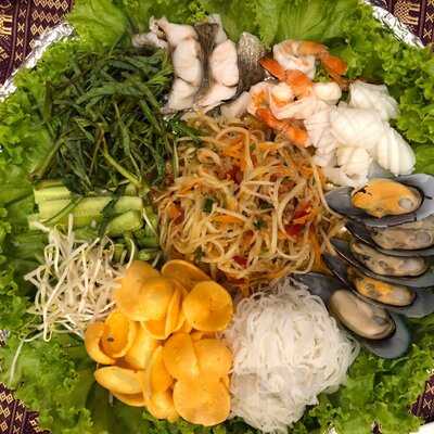 Nhà Hàng Con Voi Vàng