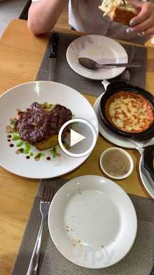 Mr. Lì Steak & Pasta