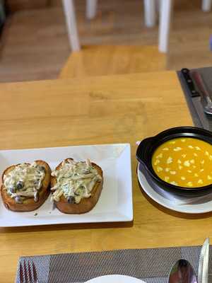 Mr. Lì Steak & Pasta