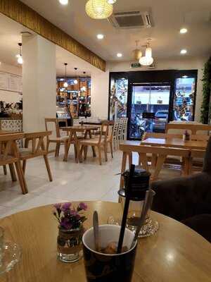 Trung Nguyên Legend Café