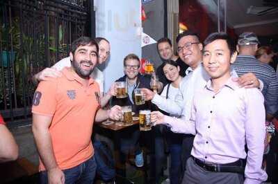 Fullmoon Hostel And Bar