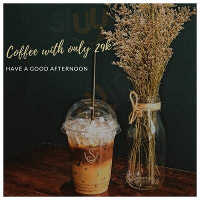 Small Vacancy - Lounge & Dining