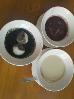 Tam Hao Handpull Noodles