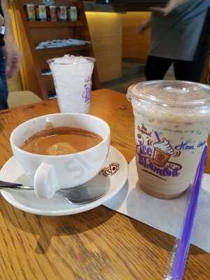 The Coffee Bean & Tea Leaf