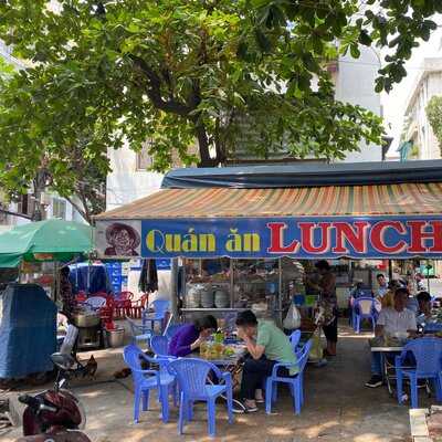 The Lunch Lady (nguyen Thi Thanh)