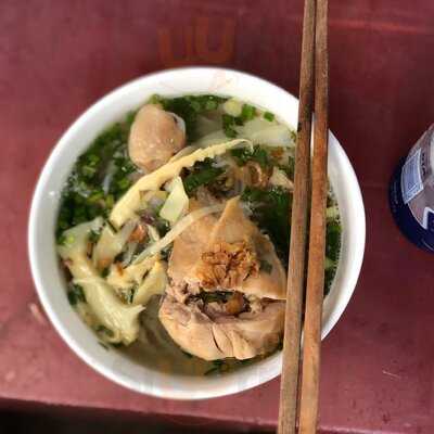 The Lunch Lady (nguyen Thi Thanh)