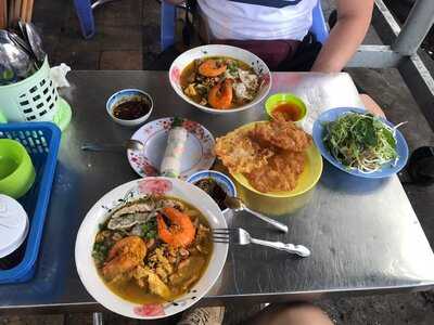 The Lunch Lady (nguyen Thi Thanh)