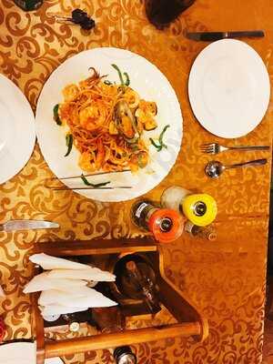 365 Degrees Pizzaria And Bar