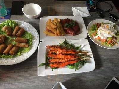 Confidant Restaurant & Bar